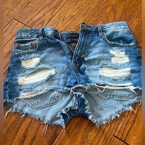 Comfy Jean shorts perfect for summer :)